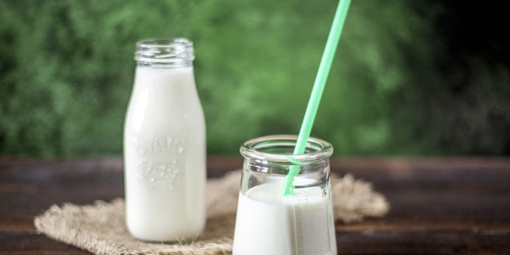 Joghurt ist ein natürliches Probiotikum, daher sollten Sie in Betracht ziehen, ihn in die Ernährung zu integrieren, wenn Sie auf der Suche nach Probiotika für Kinder sind